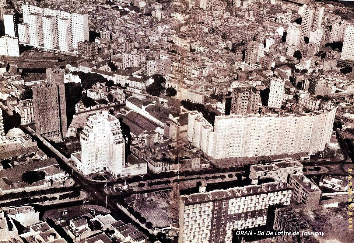 Oran - Boulevard de Lattre de Tassigny - Vue aerienne.jpg